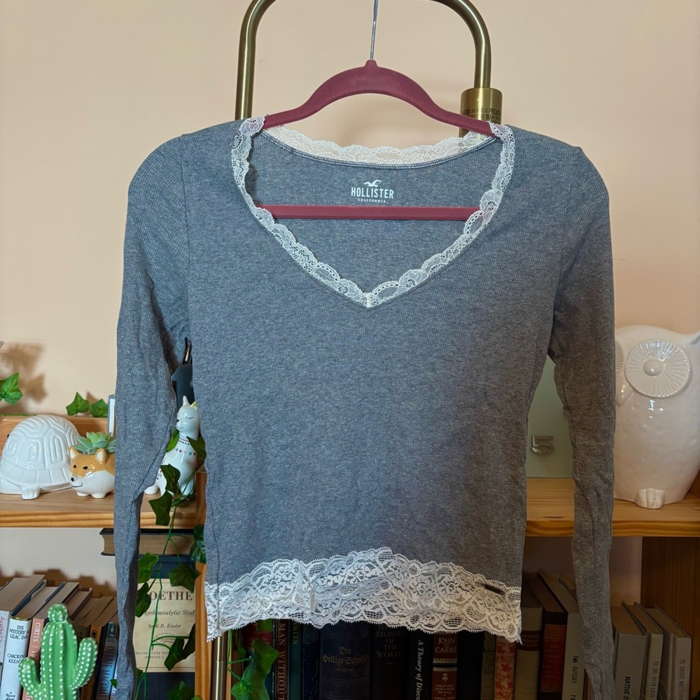Hollister Gray Top with White Lace Accents